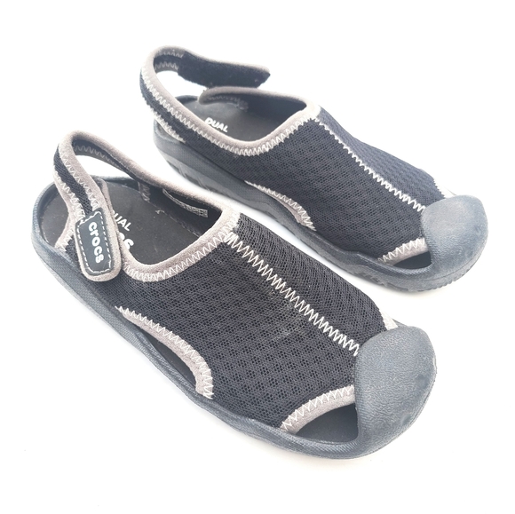 crocs kids water shoes